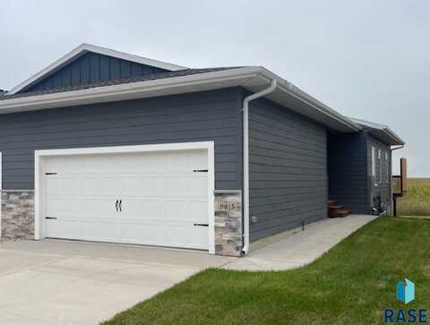 9615 W Tunis Dr, Sioux Falls, SD 57106