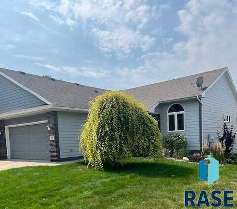 917 S Charlotte Ave, Sioux Falls, SD 57103