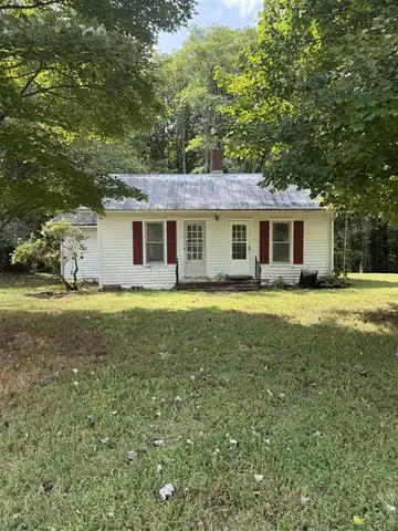 9137 Holland Road, Scottsville, KY 42164