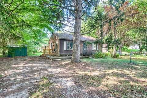 4425 West Street, Leonard, MI 48367