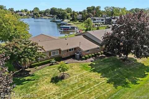 4806 Surfwood Drive, Commerce Township, MI 48382