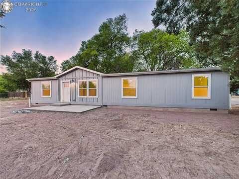 290 E Kipling Drive, Pueblo, CO 81007