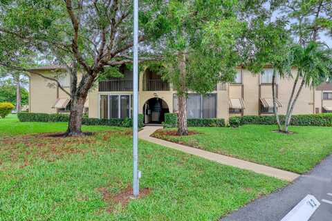 235 Pine Hov Circle, Greenacres, FL 33463