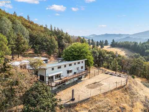 599 HORIZON LN, Myrtle Creek, OR 97457