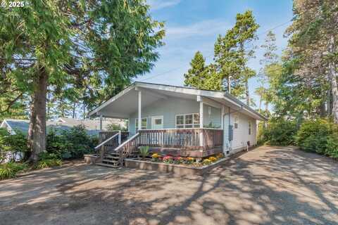 5415 HACIENDA AVE, Lincoln City, OR 97367