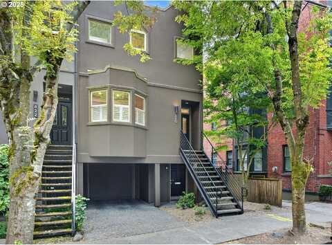 820 NW 22ND AVE, Portland, OR 97210