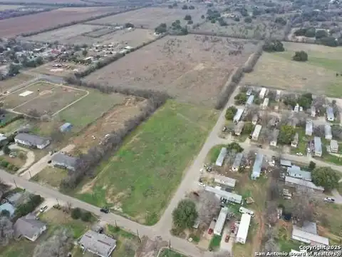 Ave P & 11th, Hondo, TX 78861