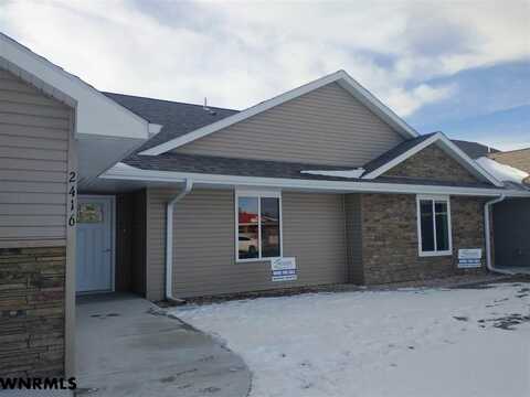 2420 CIRCLE DR, Scottsbluff, NE 69361