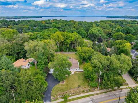 6118 Old Middleton Road, Madison, WI 53705