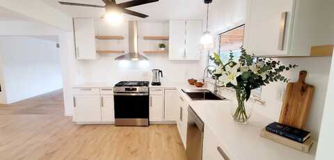 710 Valley Drive, Espanola, NM 87532
