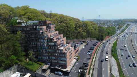 755 Narrows Road N, Staten Island, NY 10304