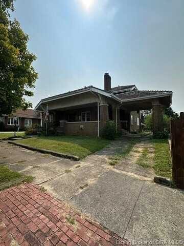 207 E Market Street, Salem, IN 47167