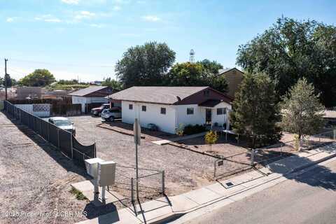 904 MCCORMICK SCHOOL Road, Farmington, NM 87401