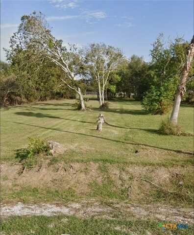 404 8th Street, Palacios, TX 77465