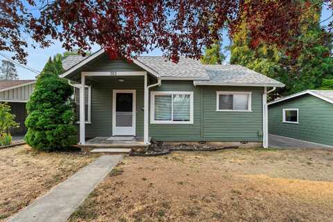 311 NE Mead Street, Grants Pass, OR 97526