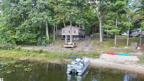 14609 Gordon Drive, Leroy, MI 49655