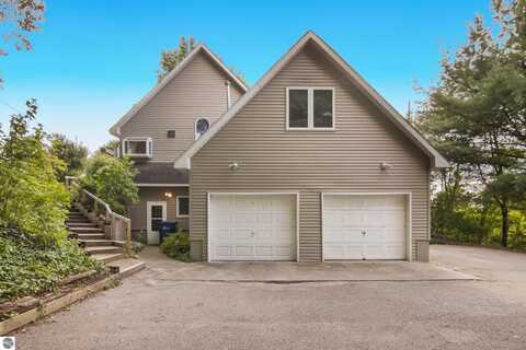 6232 Center Road, Traverse City, MI 49686