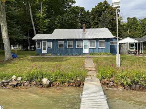 4265 Euclid Avenue, Interlochen, MI 49643