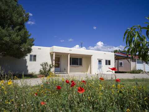 1010 Calle Alvarado, Taos, NM 87571