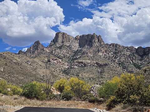 10499 N Della Cresta Court, Tucson, AZ 85737