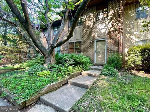2004 HEADLANDS CIRCLE, RESTON, VA 20191