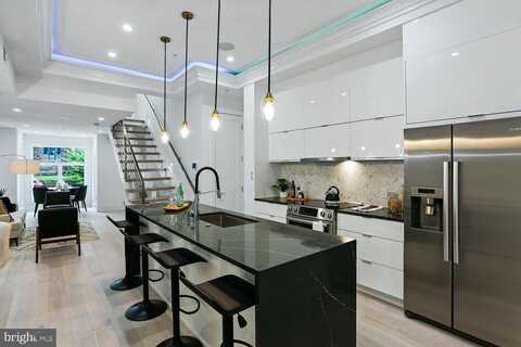 4 R STREET NW, WASHINGTON, DC 20001