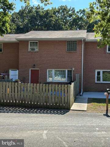 1004 LAURICH DRIVE, CHAMBERSBURG, PA 17202