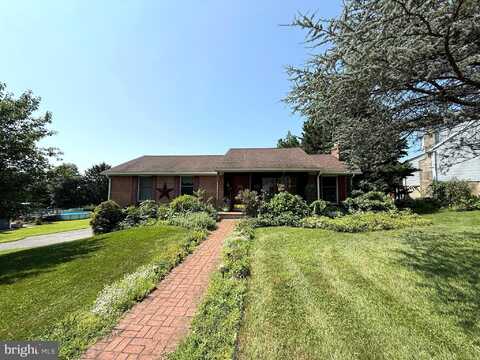 1629 YORKTOWNE DRIVE, YORK, PA 17408