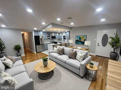 7821 ANITA DRIVE, PHILADELPHIA, PA 19111