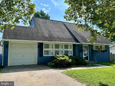 42 KRAFT LANE, LEVITTOWN, PA 19055