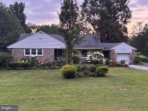 415 S TULPEHOCKEN ROAD, READING, PA 19601