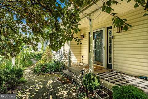 17 DOE RUN LANE, POTTSTOWN, PA 19464