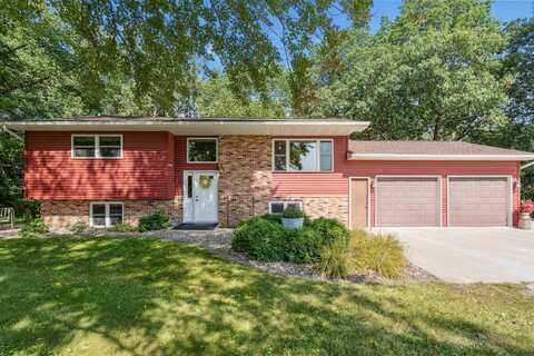 2113 220th Street, Independence, IA 50644