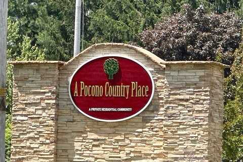 Robinwood, TOBYHANNA, PA 18466