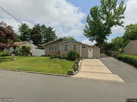 White, BRENTWOOD, NY 11717