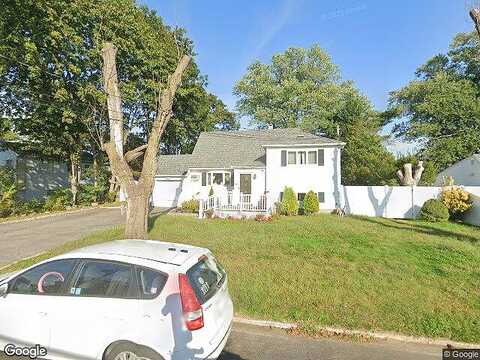Peters, BAY SHORE, NY 11706