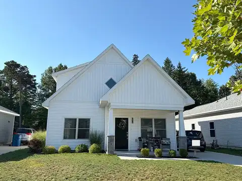 Robinson, GRAND HAVEN, MI 49417