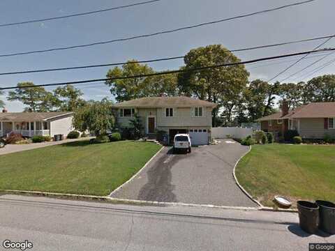 Craig, ISLIP TERRACE, NY 11752