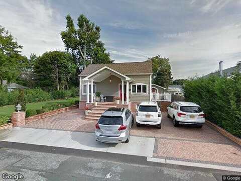 43Rd, LINDENHURST, NY 11757