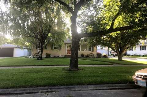 6Th, EAST GRAND FORKS, MN 56721