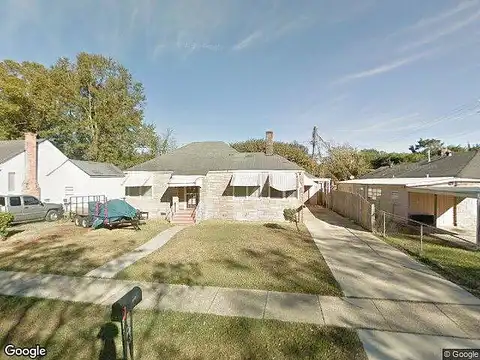 N Cloverleaf Cir, Mobile, AL 36605