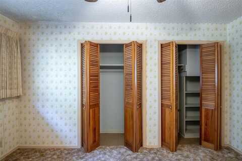 Live Oak, ARLINGTON, TX 76012