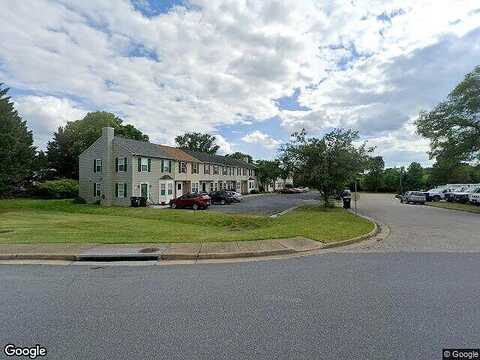 Julie, WOODSTOCK, VA 22664