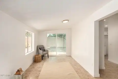 Wahalla, PHOENIX, AZ 85024