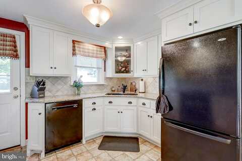 Penn, EPHRATA, PA 17522