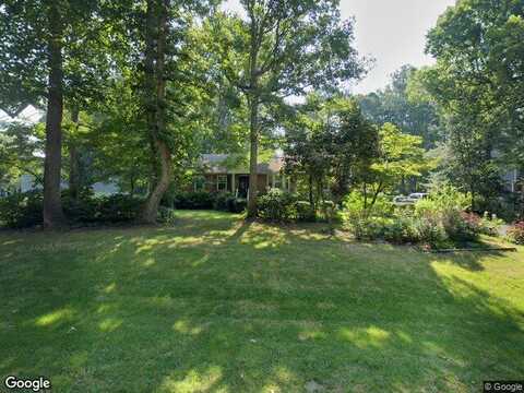 Suzanne, MECHANICSVILLE, VA 23116