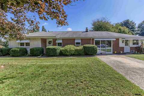Nancy, YORK, PA 17402