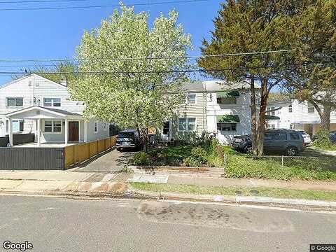 8Th, ARLINGTON, VA 22204