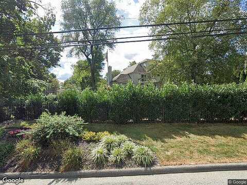 Merion Square, GLADWYNE, PA 19035