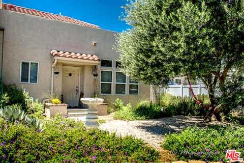 Comanche, TOPANGA, CA 90290